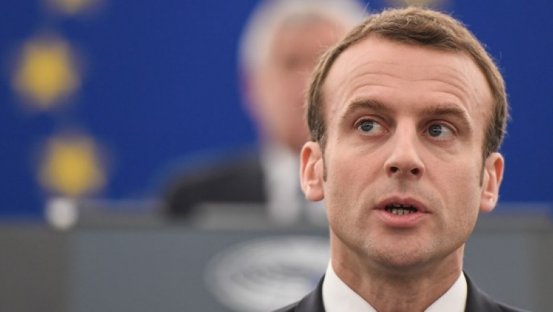Pour Emmanuel Macron, l'application de cette directive aurait un coût trop important pour les finances françaises. - Frederick FLORIN / AFP